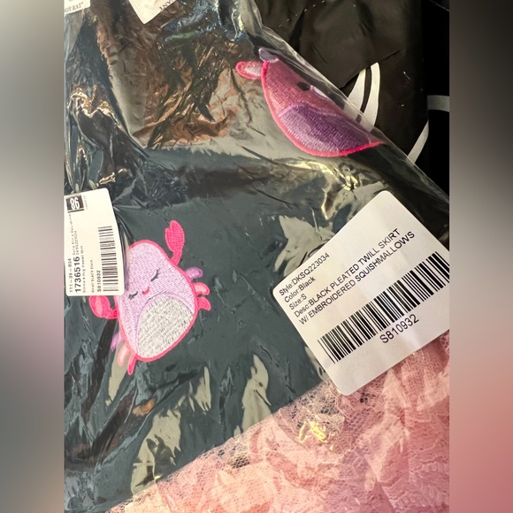 ❗️SOLD❗️💕🐙🦄 Dolls Kill x Squishmallows Gimme A Hug Pleated Skirt - Picture 3 of 9